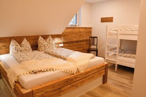 2 bedrooms, WiFi, bed sheets