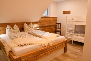 2 bedrooms, WiFi, bed sheets