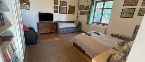 1 bedroom, iron/ironing board, WiFi, bed sheets