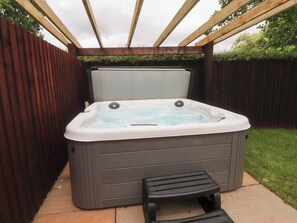 Bañera de hidromasaje exterior