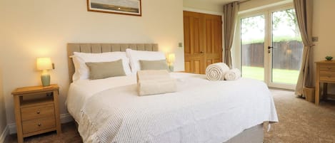 3 bedrooms, individually decorated, individually furnished, free WiFi