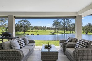 Property grounds - Mistletoe Lakehouse -  stunning 6–7 bedroom residence set on 7 tranquil acres, (Pokolbin)