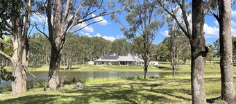 Mistletoe Lake House - stunning 5–6 bedroom residence set on 7 tranquil acres,