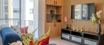 Beach 3 Min Away, Brand New 1-bedroom apartment with WiFi, AC