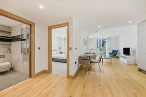 Luxury Apartment, City View | Living area