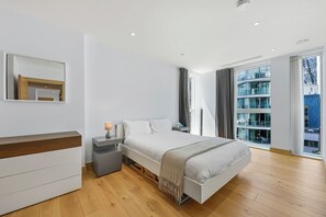 Superior Apartment | Iron/ironing board, free WiFi - Paddington Ex LUX Flats  (London)