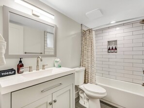 Hair dryer - Modern | Regis | Sloans Lake | Work-Friendly (Denver)