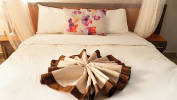 Deluxe Double Room, Balcony | Egyptian cotton sheets, premium bedding, pillowtop beds, desk
