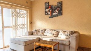 Unclassified image, 4 of 15, button - Blissful lily lodge (Salima)
