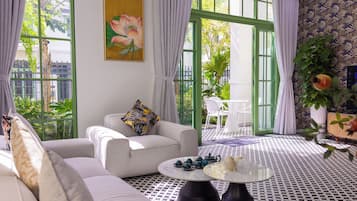 Superior Villa, 4 Bedrooms, Bathtub, Garden View