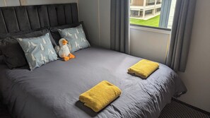 2 bedrooms, iron/ironing board, free WiFi, bed sheets - Seagulls Rest Anderby Creek - Dog Friendly (Skegness)