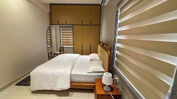 Desk, free WiFi, bed sheets