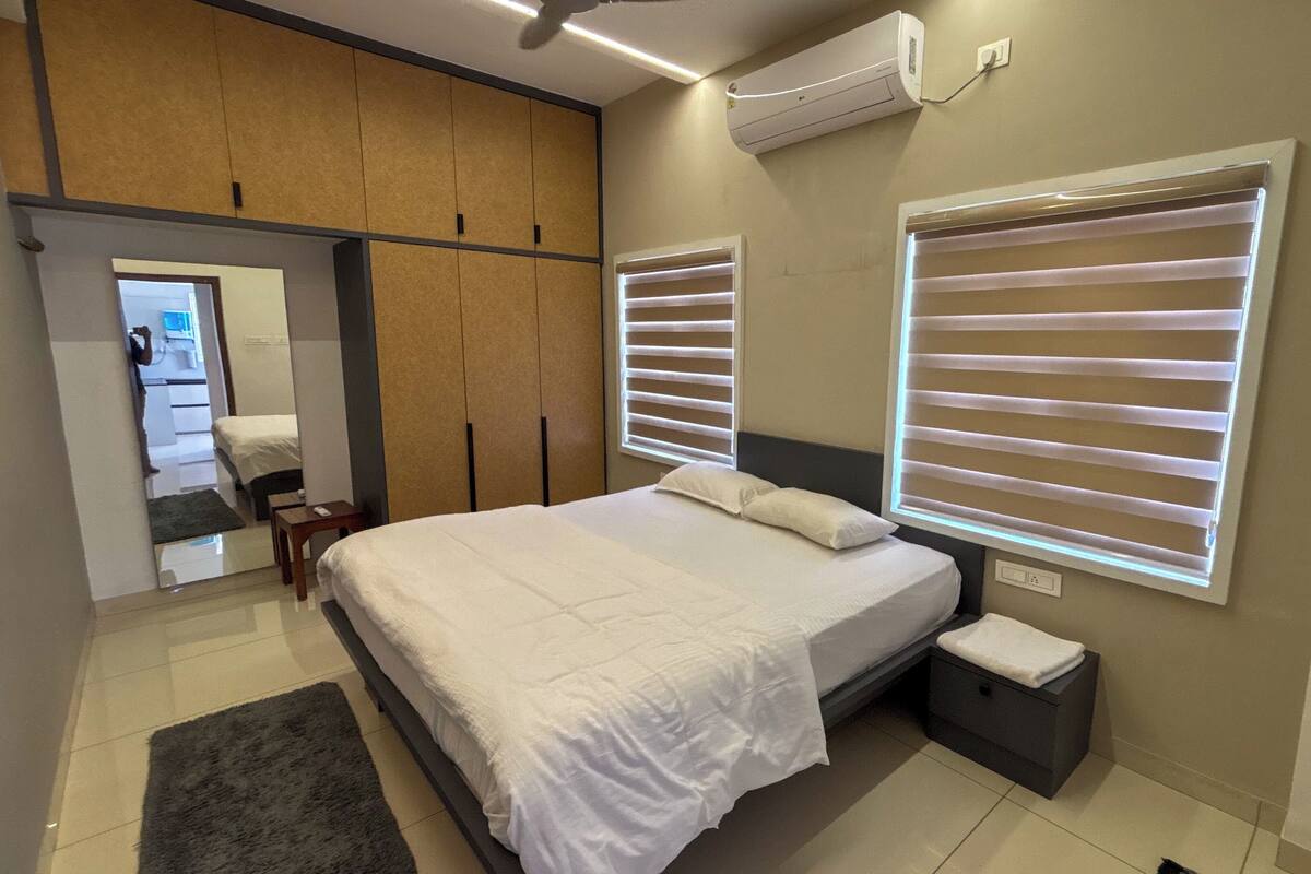 Escrivaninha, Wi-Fi de cortesia, roupa de cama