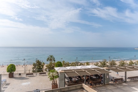 Beach nearby. 'Topete' Apartment with Sea Views, Wi-Fi and Air Conditioning