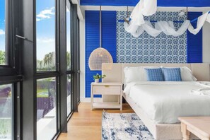 4 habitaciones, tabla de planchar con plancha y cuna de viaje 