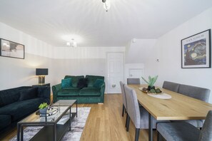 Interior - WeeklyDeal|Relocation|Family|WiFi|Sleeps6 (Aylesbury)