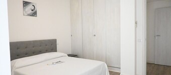 SE190 - Senigallia, renovated one-bedroom apartment with air conditioning