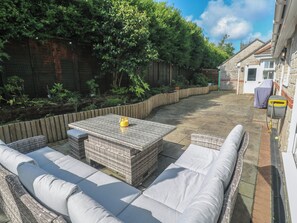 Outdoor dining - Jaluna (St Ives)
