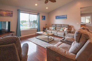 Smart TV, video games - Beach Barn: 4BR House with Private Pool & Game Room! (Shallotte)