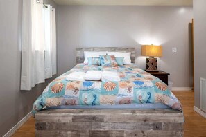4 bedrooms, iron/ironing board, free WiFi, bed sheets