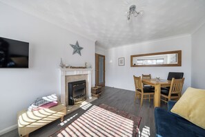 Unclassified image, 3 of 17, button - 2 Bed - Sleeps 4 - Parking - Pet Friendly (Filey)