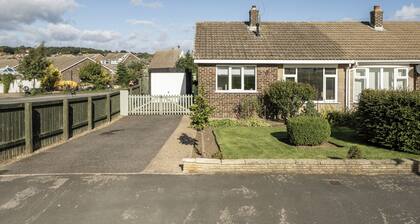 2 Bed - Sleeps 4 - Parking - Pet Friendly