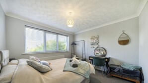 Unclassified image, 4 of 17, button - 2 Bed - Sleeps 4 - Parking - Pet Friendly (Filey)