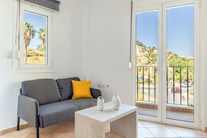 Apartment, Smoking | 3 bedrooms
