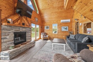 Smart TV, fireplace, offices