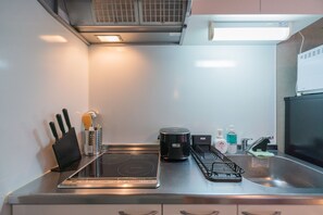 Comfort Suite, Non Smoking | Private kitchen