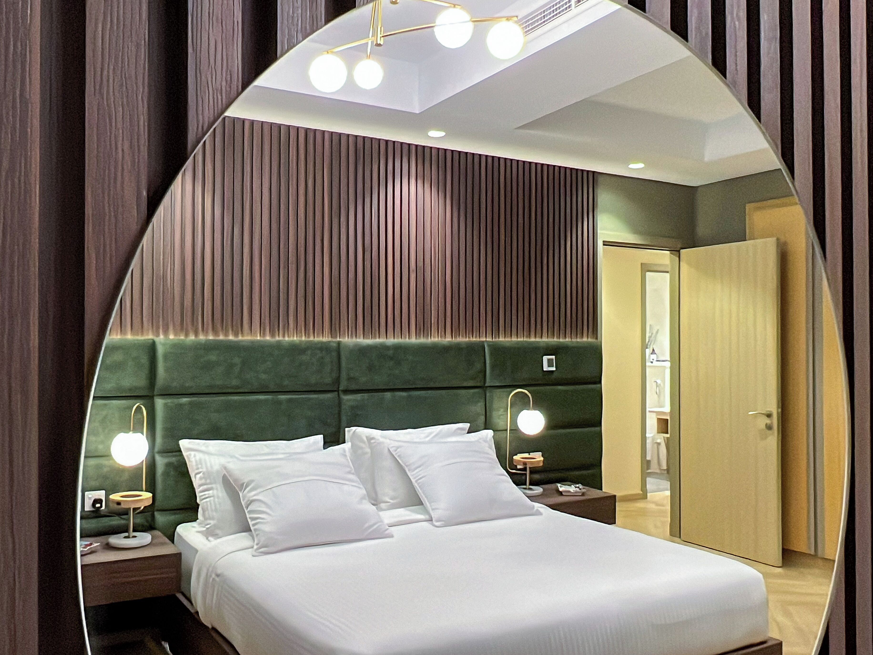 Apartamento luxo, vista para a cidade | Roupas de cama premium, edredons de pluma