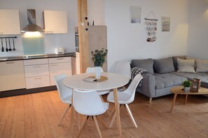 Interior - Apartment 'Küstenperle' with Private Terrace, Private Garden and Wi-Fi (Heide)