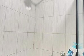 Hair dryer, bidet, towels, soap - Sylvie Homes Ruaka 2 (Nairobi)