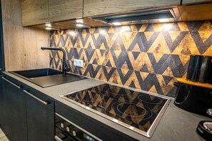 Refrigerador, horno, parrilla de estufa y lavavajillas