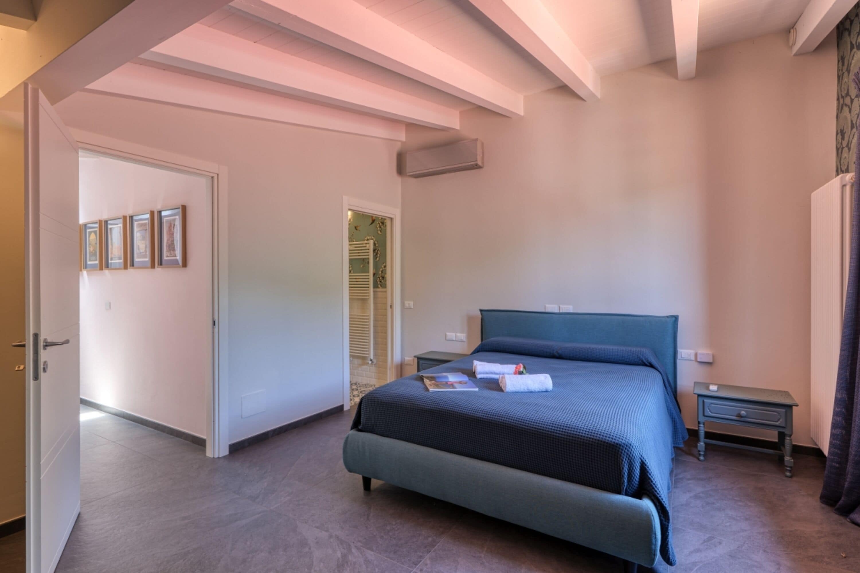 4 Schlafzimmer, laptopgeeigneter Arbeitsplatz, kostenloses WLAN