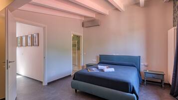 4 Schlafzimmer, laptopgeeigneter Arbeitsplatz, kostenloses WLAN