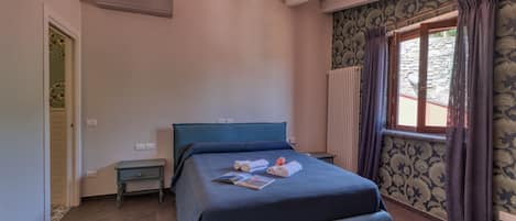 4 sovrum, arbetsyta för laptop, gratis wi-fi och sängkläder