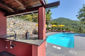 Vil·la familiar, diversos dormitoris, frigorífic i microones (Villa Belvedere Condor - L) | Piscina | Piscina a l'aire lliure de temporada 
