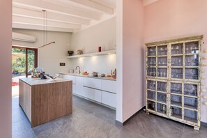 Family Villa, 4 Bedrooms, Refrigerator & Microwave (Villa Belvedere del Condor Pool And) | Private kitchen | Fridge, microwave, oven, stovetop