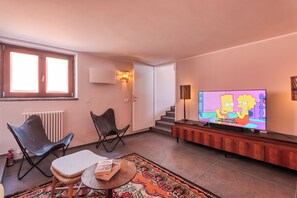 Family Villa, Multiple Bedrooms, Refrigerator & Microwave, Mountainside (Villa Belvedere Condor - L) | Interior - Villa Belvedere Condor - L - with Pool (Alassio)