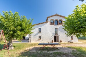 Exterior - Apartment 'Simon' with Mountain View, Private Pool and Wi-Fi (San Dalmay)