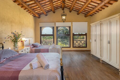 Apartment 'Simon' with Mountain View, Private Pool and Wi-Fi