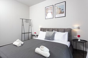 Iron/ironing board, WiFi, bed sheets