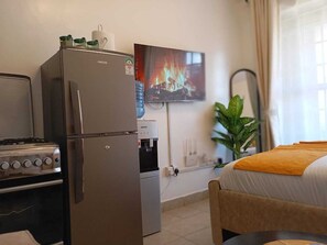 Fridge, microwave, stovetop