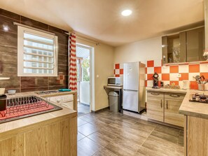 Fridge, microwave, oven, dishwasher