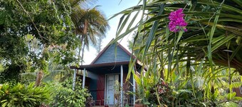 Cozy retreat for 2 at Sainte-Rose, Creole garden