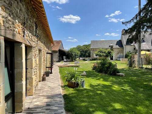 Guesthouse near La Flèche, PMR adapted, pets allowed, breakfast included