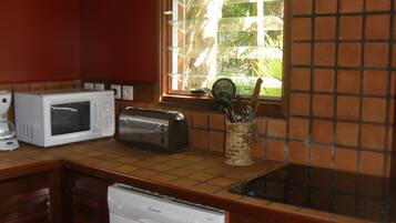 Fridge, microwave, oven