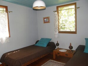 2 bedrooms, WiFi, bed sheets