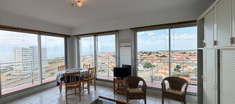 Sea view studio with parking at Les Sables-d'Olonne